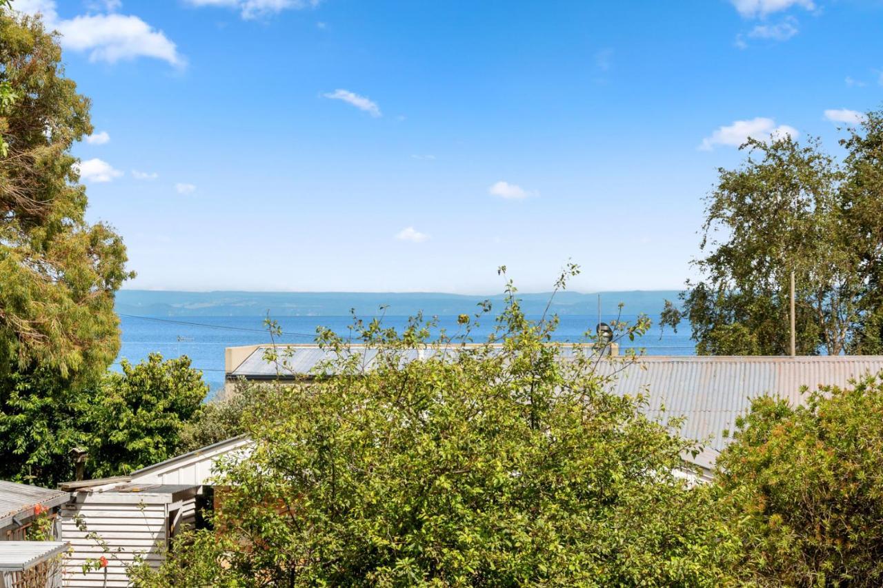 Waitahanui Lake House - Lake Taupo Holiday Home Εξωτερικό φωτογραφία