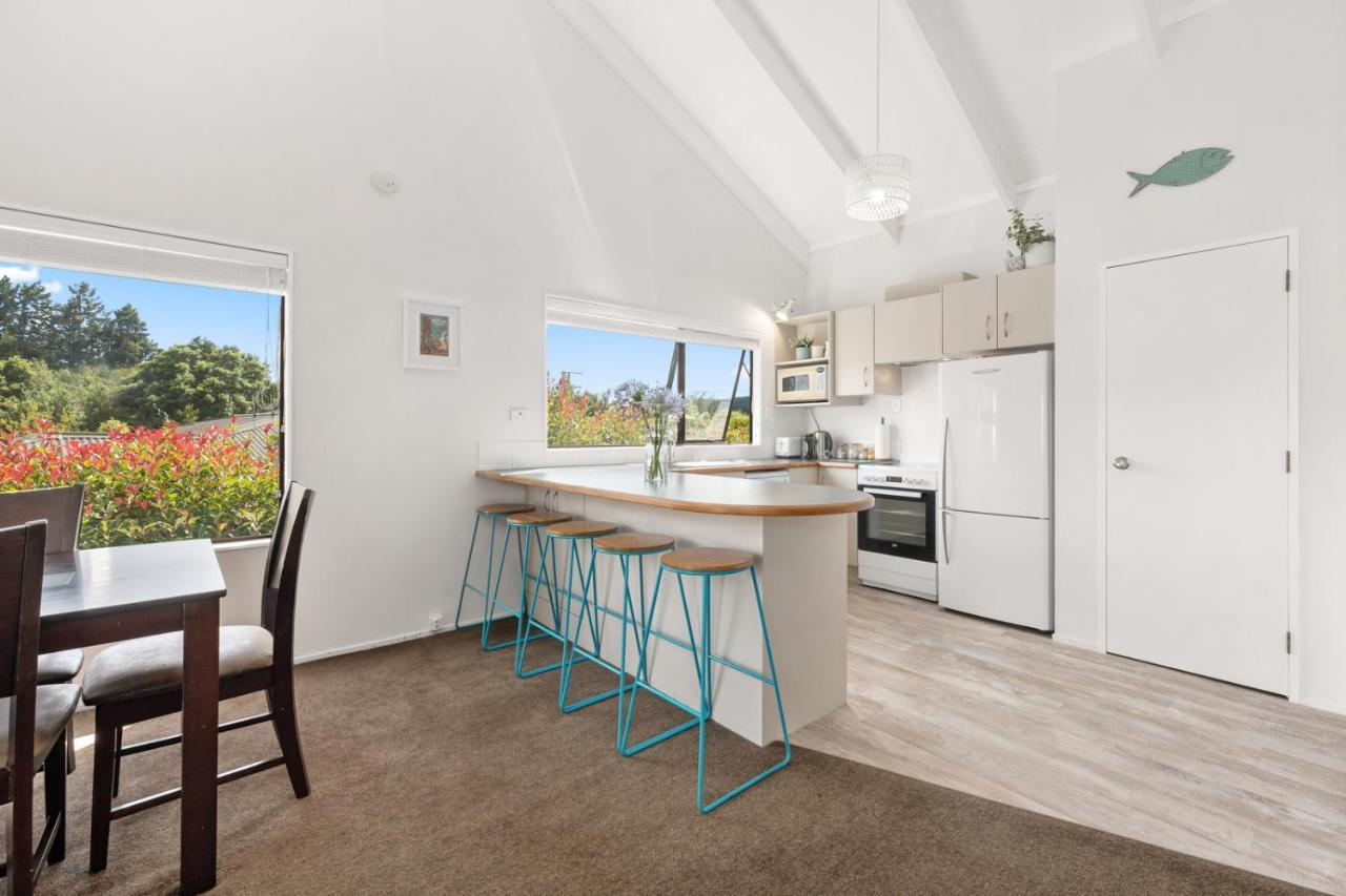 Waitahanui Lake House - Lake Taupo Holiday Home Εξωτερικό φωτογραφία