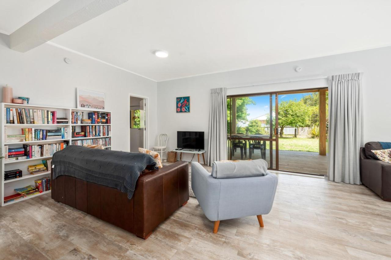 Waitahanui Lake House - Lake Taupo Holiday Home Εξωτερικό φωτογραφία