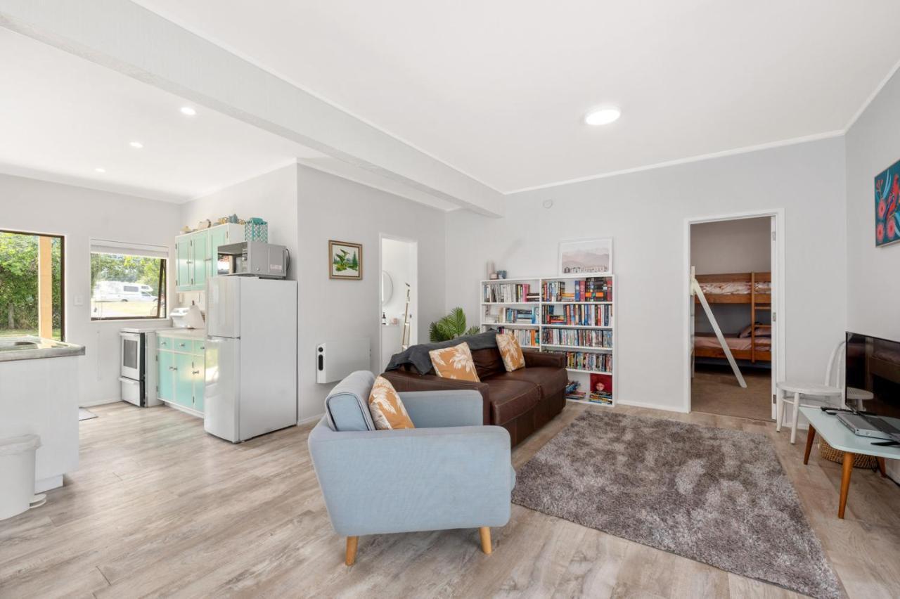 Waitahanui Lake House - Lake Taupo Holiday Home Εξωτερικό φωτογραφία